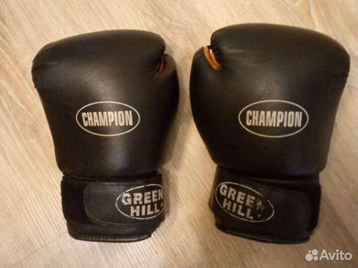 Боксерские перчатки green hill 12 oz