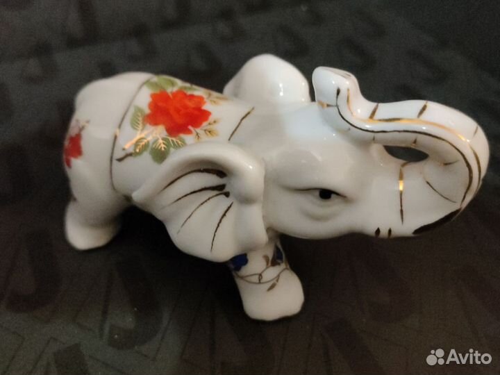 Статуэтка фарфор слон