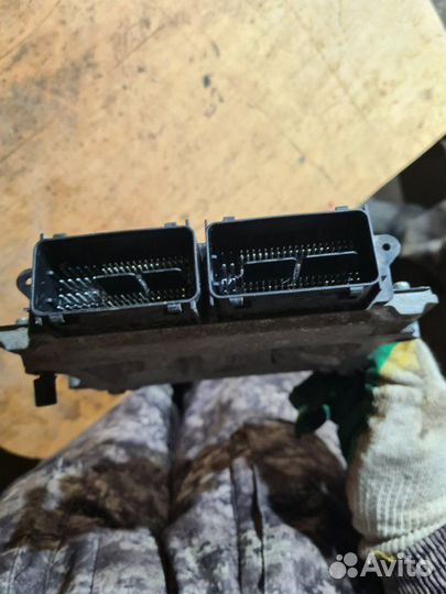 Блок управления двигателем Volvo Xc90 2 D4204T23
