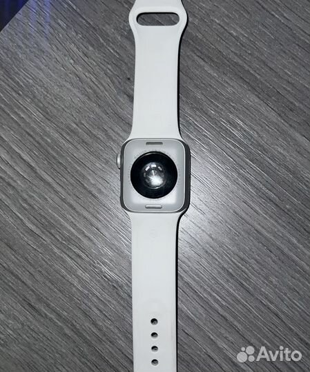 Часы Apple watch SE2022, 40mm, Starlight