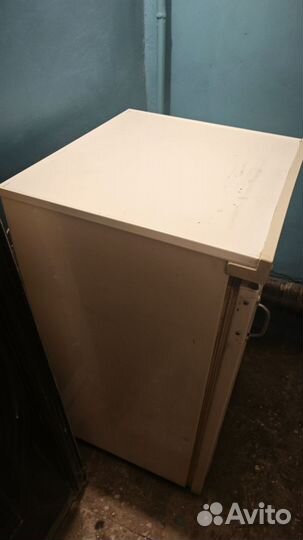 Холодильник маленький, барный