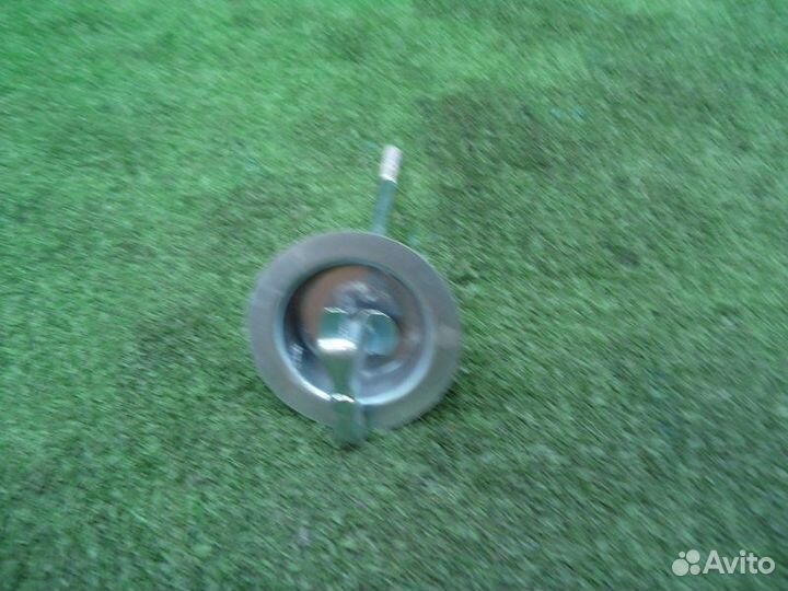 Крепление запасного колеса Toyota Premio ZZT240