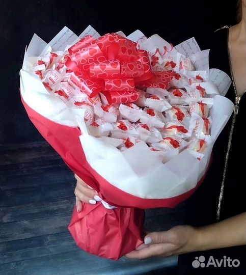 Сладкий букет с Рафаэлло любимой на 14 февраля