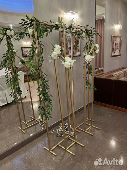 Стойка для фотозоны с подсветкой в аренду