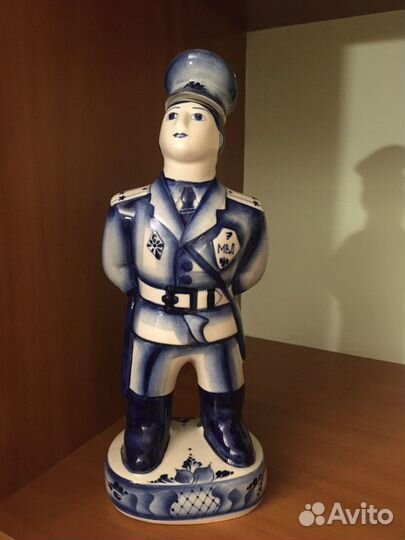 Статуэтка. Штоф