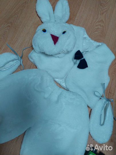 Детские костюмы зайка и снеговик