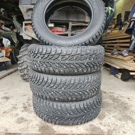 Nokian Tyres Hakkapeliitta 9 SUV 215/65 R17