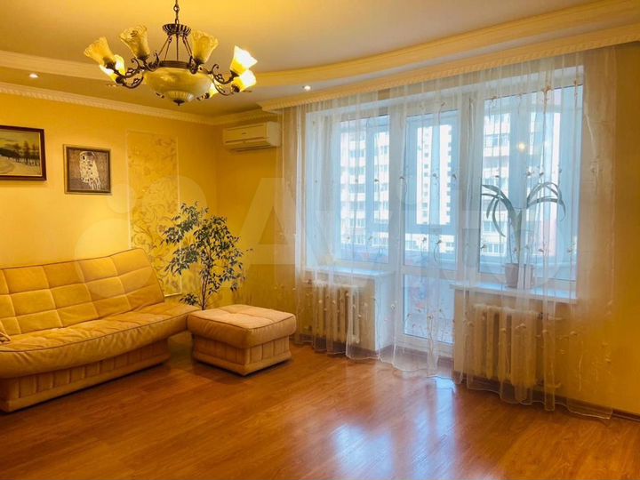 2-к. квартира, 90 м², 5/9 эт.