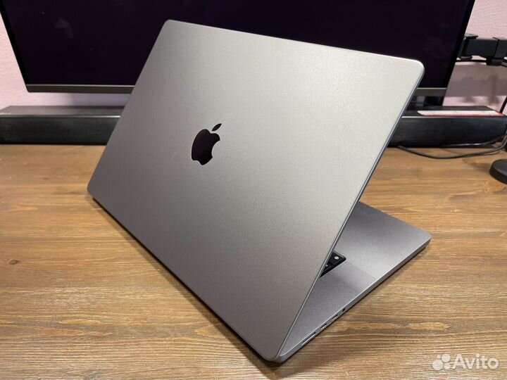 Macbook Pro 16 M1 Pro