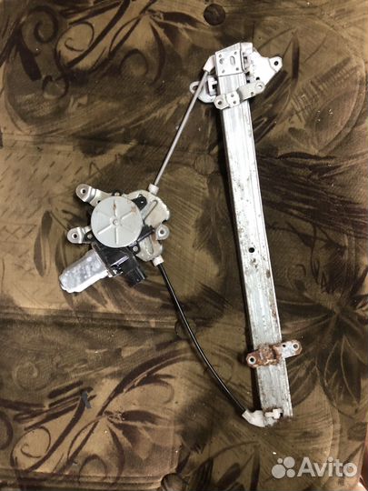 Стеклоподъемник передний правый lancer 9