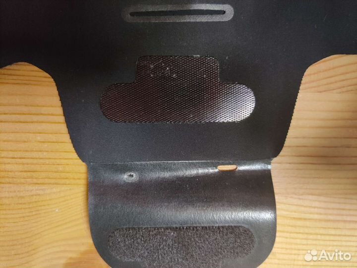 Карман для телефона asics на руку