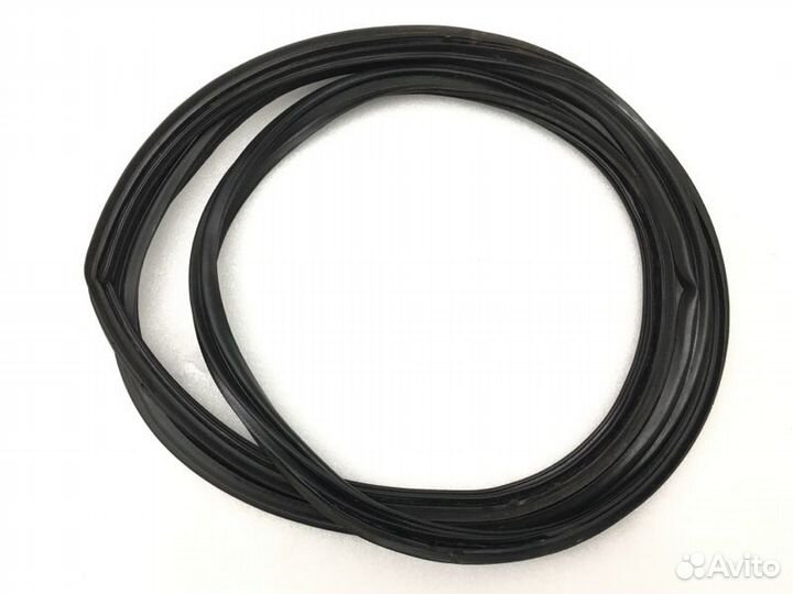 Уплотнитель багажника Toyota Alphard H10 2.4 2006