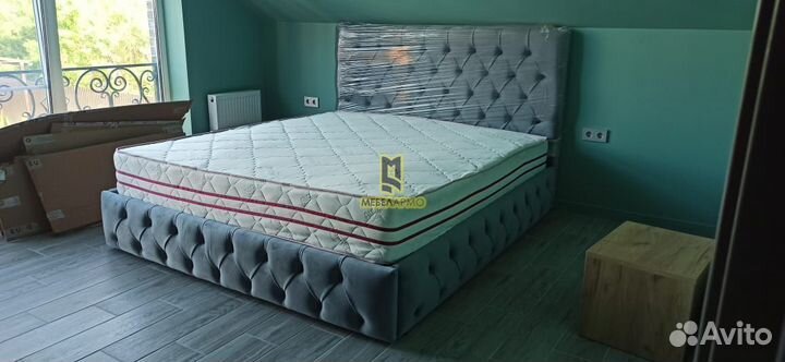 Кровать с матрасом