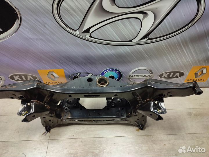 Балка подвески зад Nissan X-trail T31