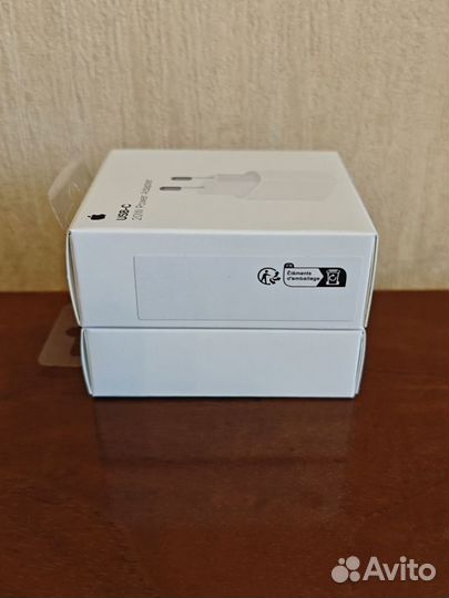 Зарядка для Айпада / Айфона 15 20W USB-C (новая)