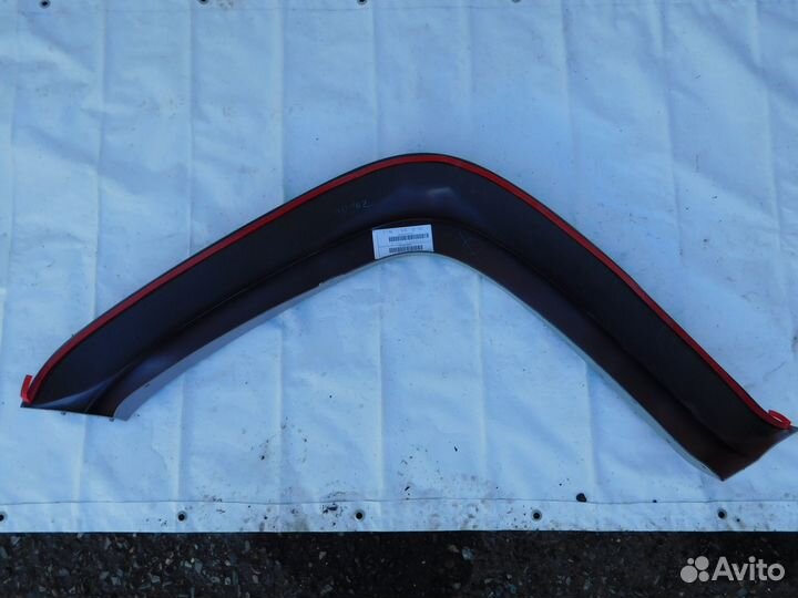 Накладка переднего крыла правого Volkswagen Amarok