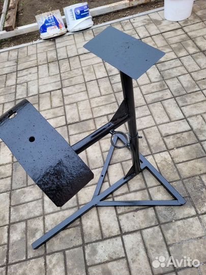 Стойка для ошиповки шин