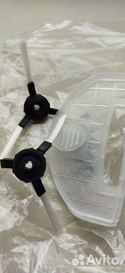 Робот пылесос redmond