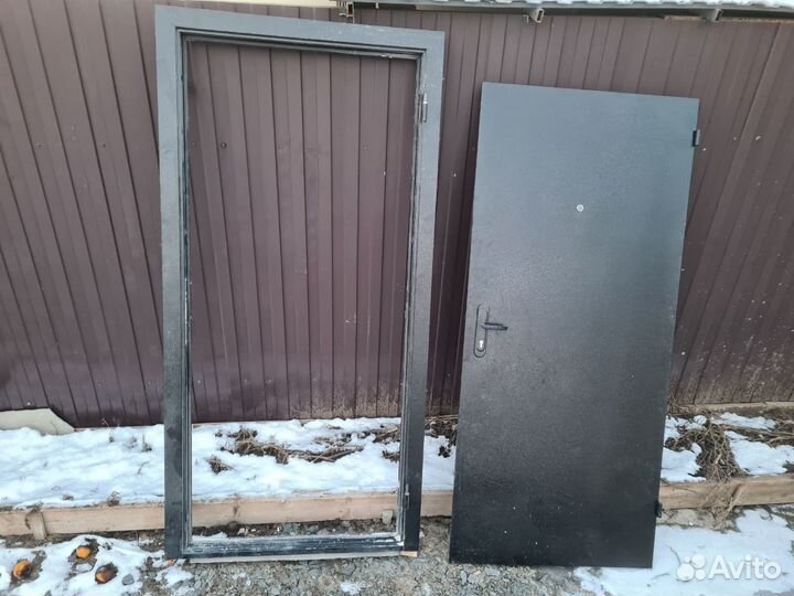 Дверь входная металлическая 205 x 96, черная, бу