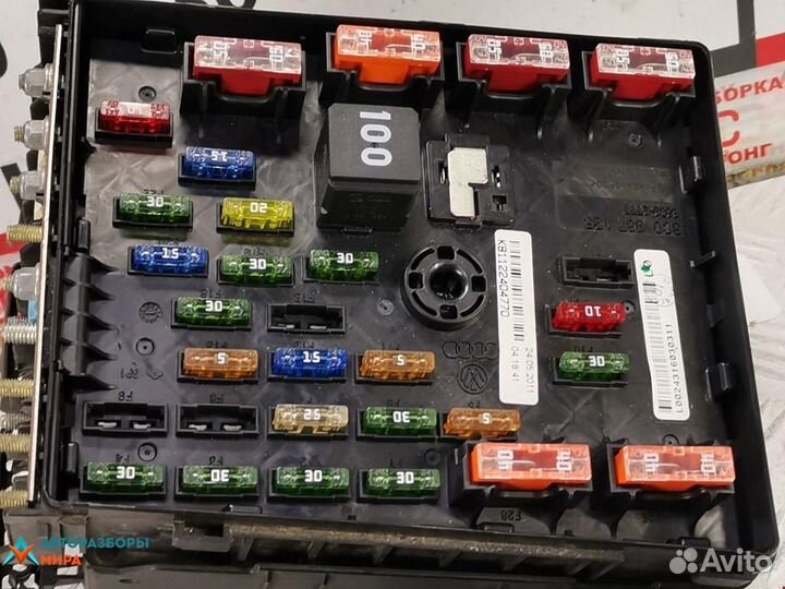 Блок реле Volkswagen Sharan 2 2011 3C0937125