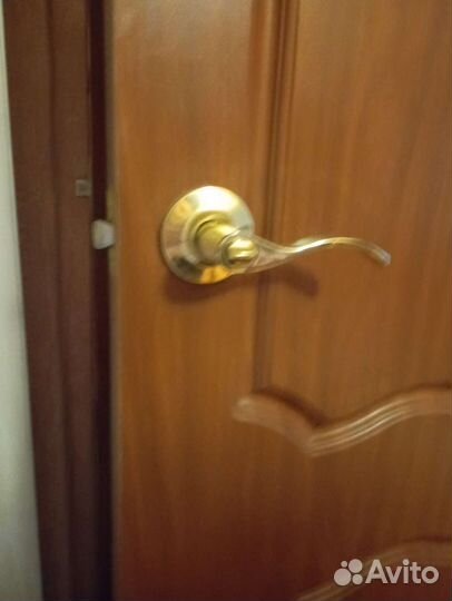 Дверь для ванной и туалета