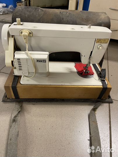 Швейная машина Чайка 132м