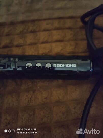 Электрощипцы- утюжок redmond