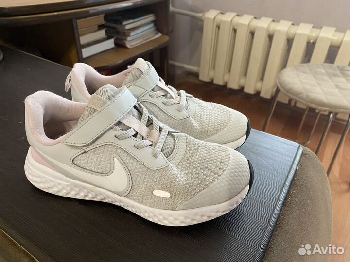 Кроссовки для девочки