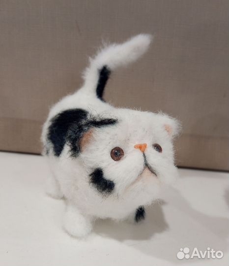 Игрушка котенок