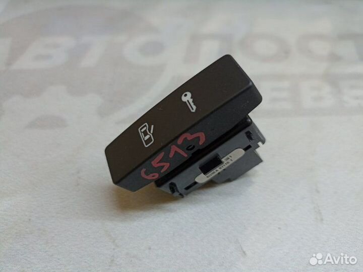 Кнопка центрального замка Volkswagen Touareg 7L