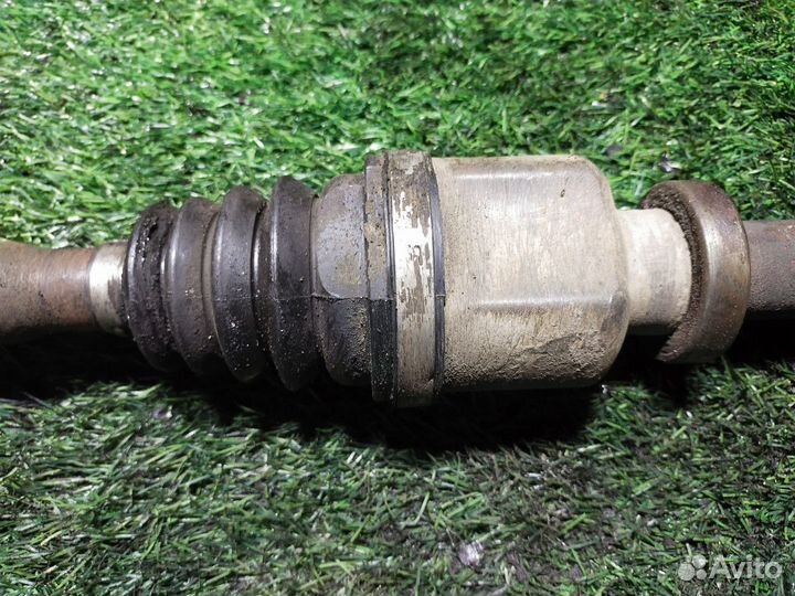 Привод передний правый Renault Laguna