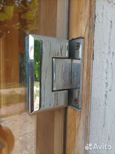 Дверь стеклянная