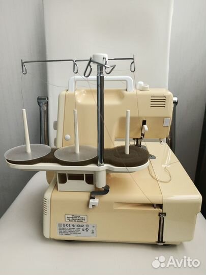 Распошивальная машина Bernina Funlock 009DCC