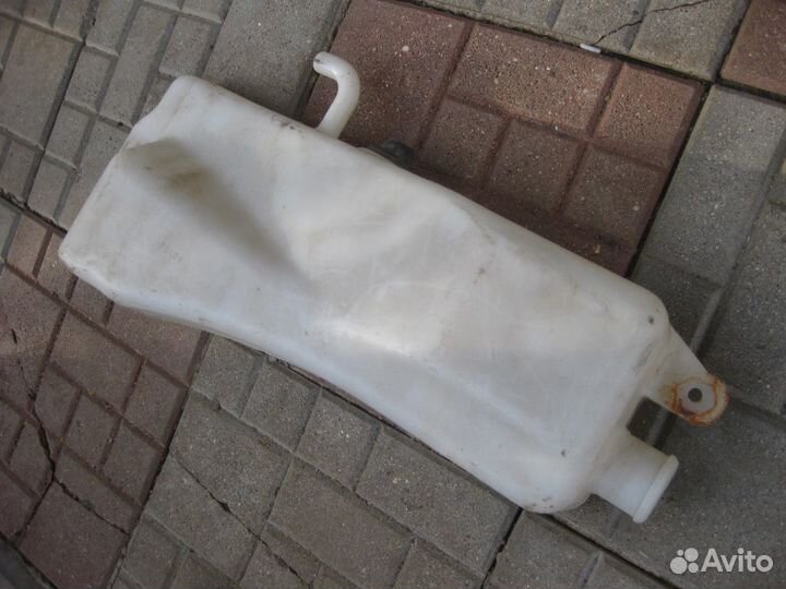 Бачок омывателя мицубиси паджеро