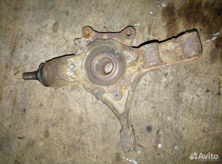 Поворотный кулак правый Citroen C4