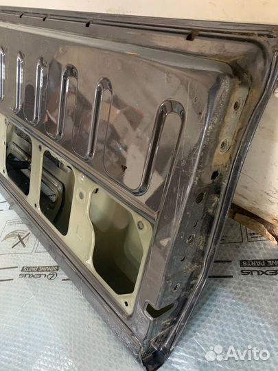 Дверь багажника задняя Toyota Hilux 2015