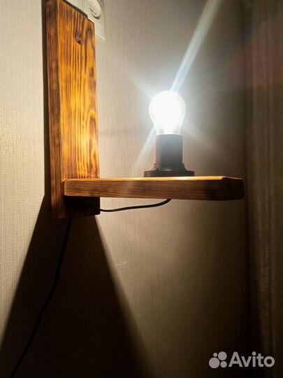 Настенный светильник