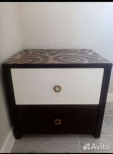 Тумба прикроватная