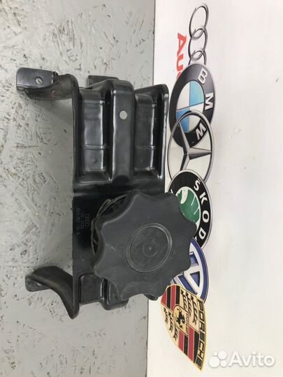 Крепление аккумулятора Audi A5 8T cdnc 2011