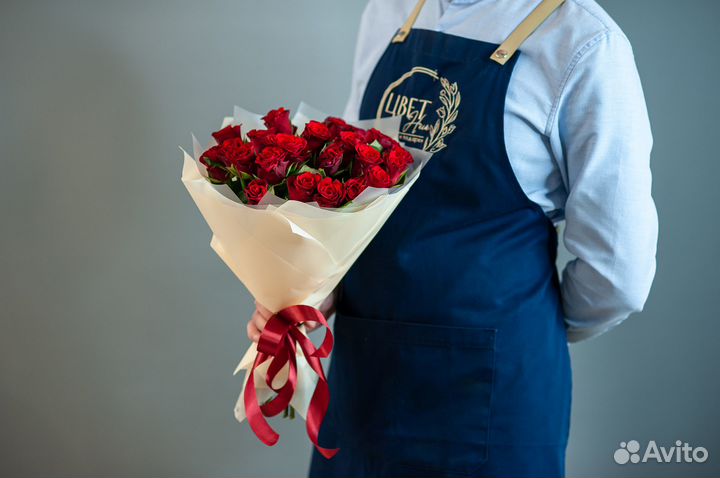 Букет из 25 / 51роз в оформлении