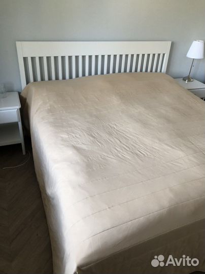 Покрывало на двуспальную кровать 290 на 275 б/у