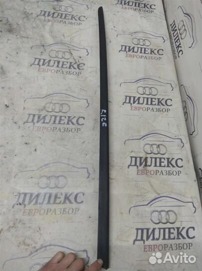 Молдинг лобового стекла правый Audi A5 /S5 Coupe