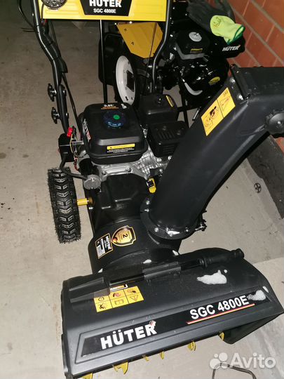 Снегоуборщик бензиновый самоходный