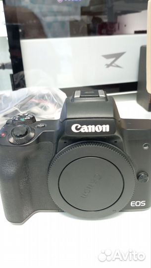 Беззеркальная камера Canon EOS M50 Kit 15-45mm IS