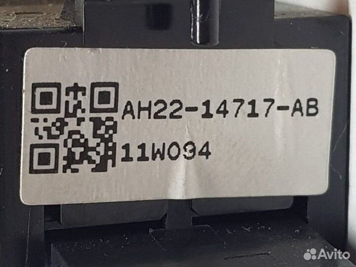 Кнопка стеклоподъемника задняя правая Land Rover