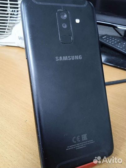 Битый телефон Samsung Galaxy A6+