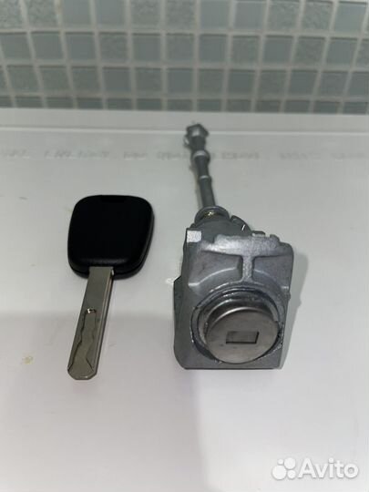 Замок водительской двери peugeot 308