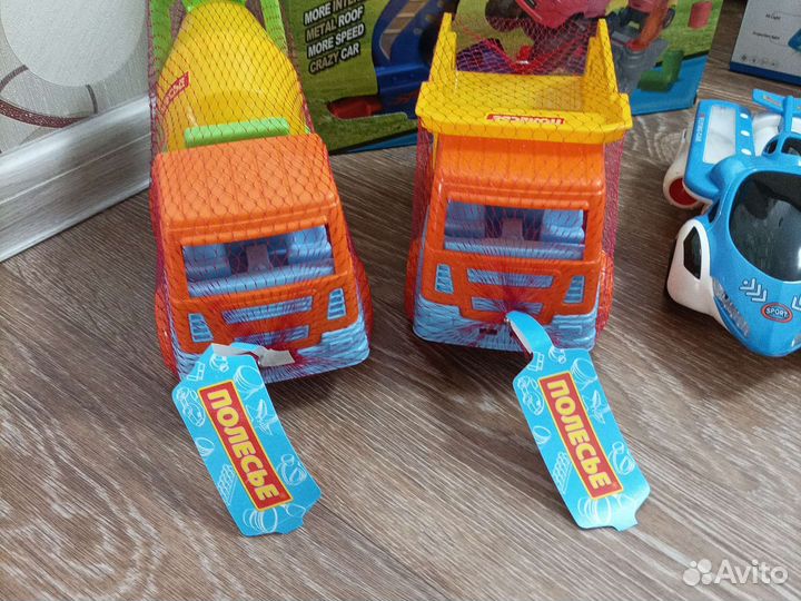 Самолёт, трактор,бетоновоз, самосвал, машинок