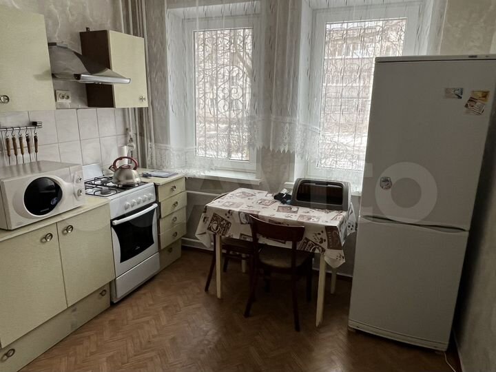 2-к. квартира, 58 м², 1/10 эт.