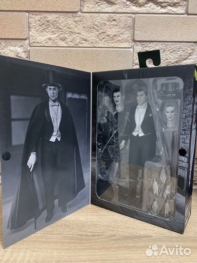 Фигрука Дракула Черно-белый